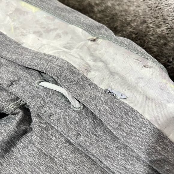 LuluLemon Grey Leggings - Picture 9 of 9